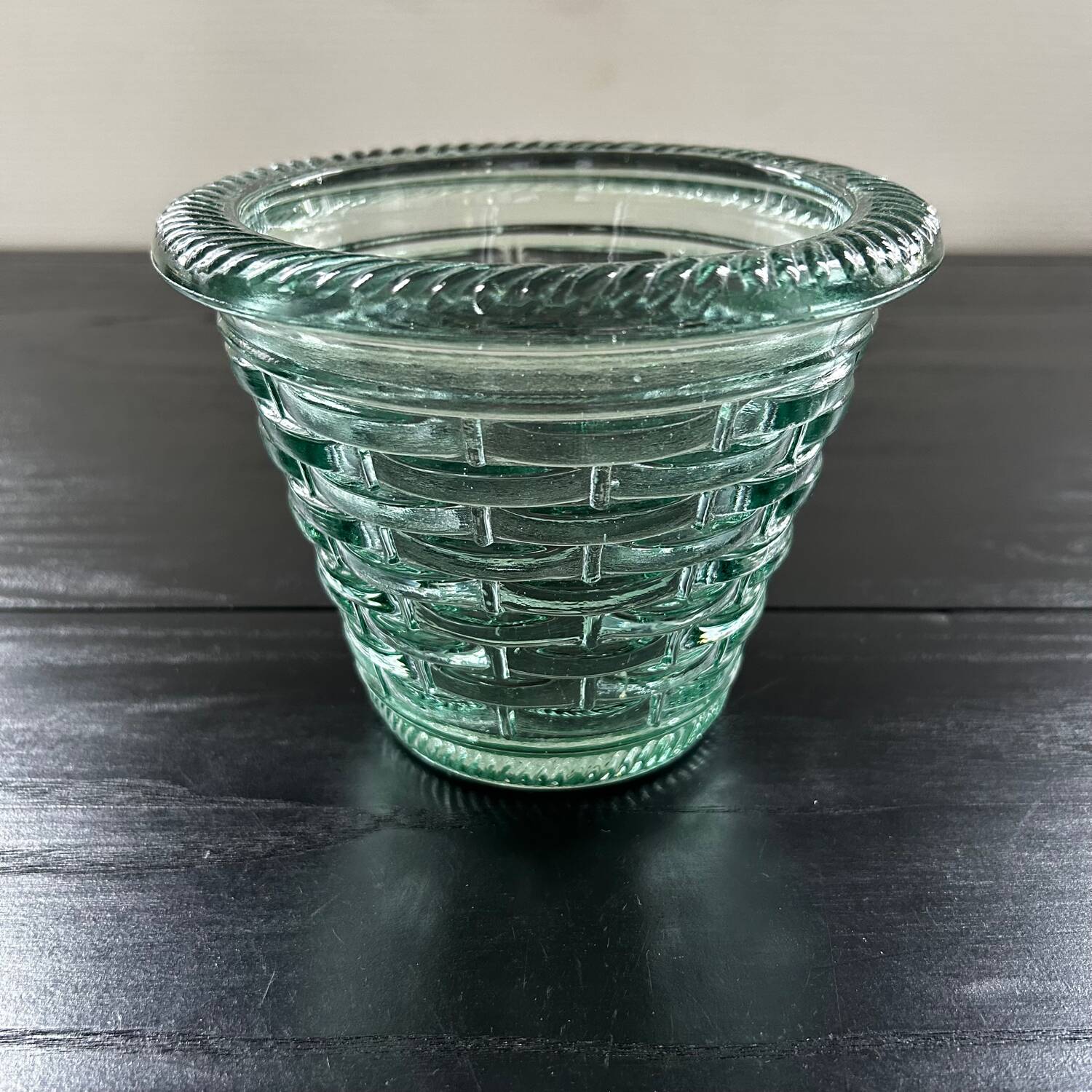 Woven relief glass planter