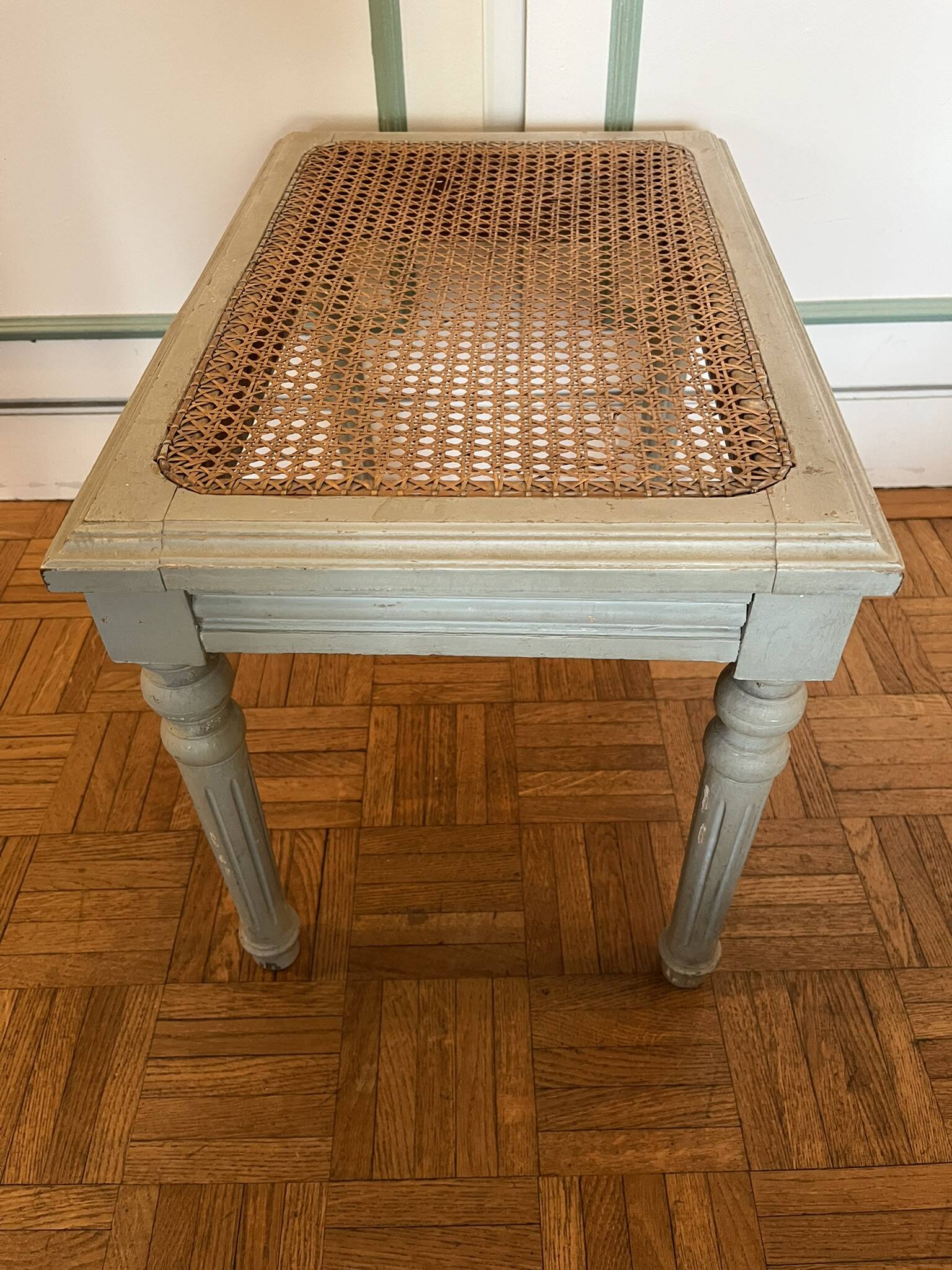 Footrest / bedroom stool Louis XVI — Celadon grey lacquered — Caned