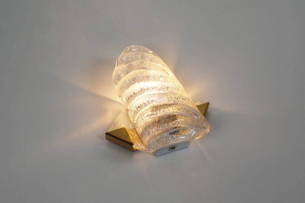 Large pair of 1970s Murano glass and brass wall sconces by Hillebrand