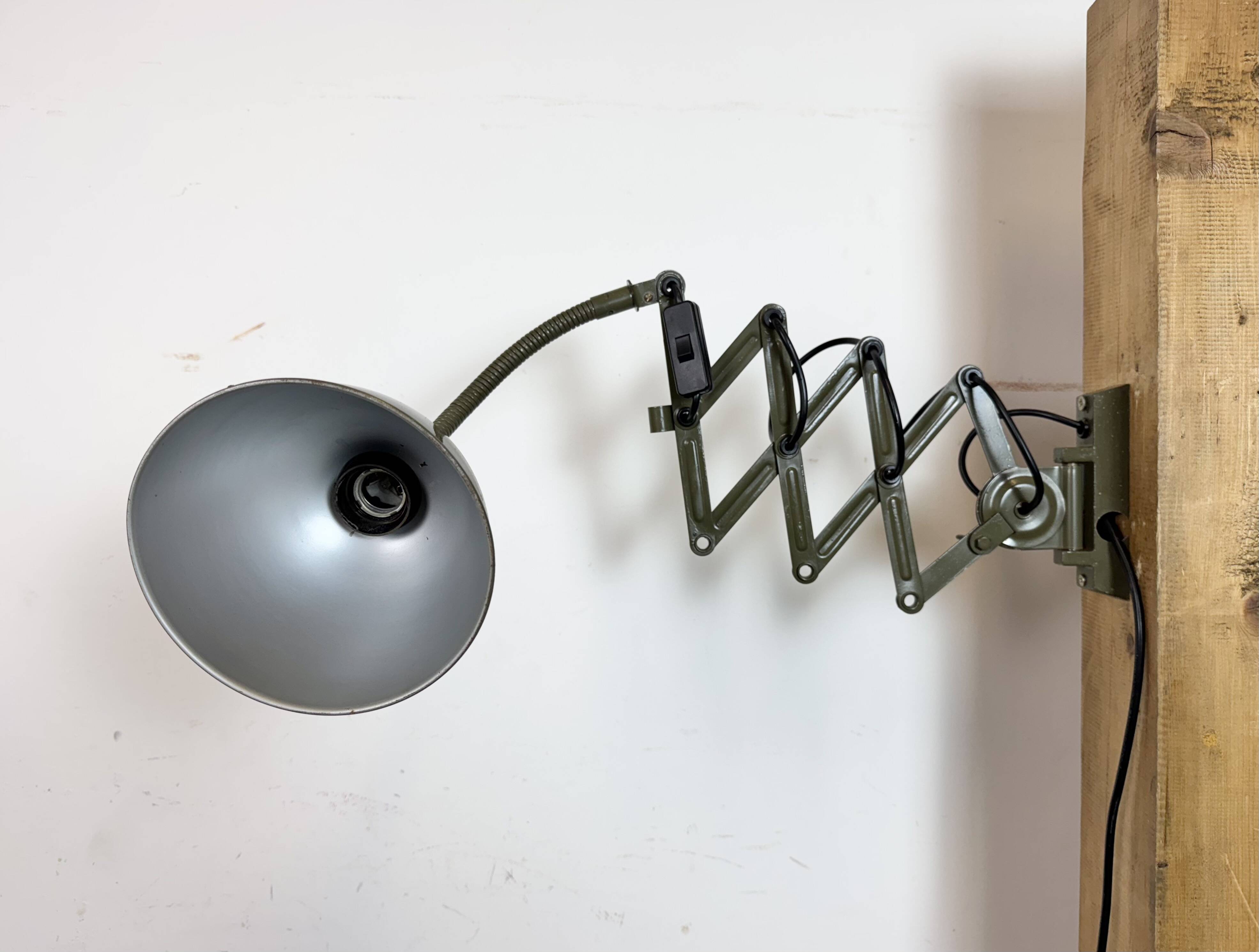 Green Industrial Military Gooseneck Scissor Wall Lamp from Elektroinstala,