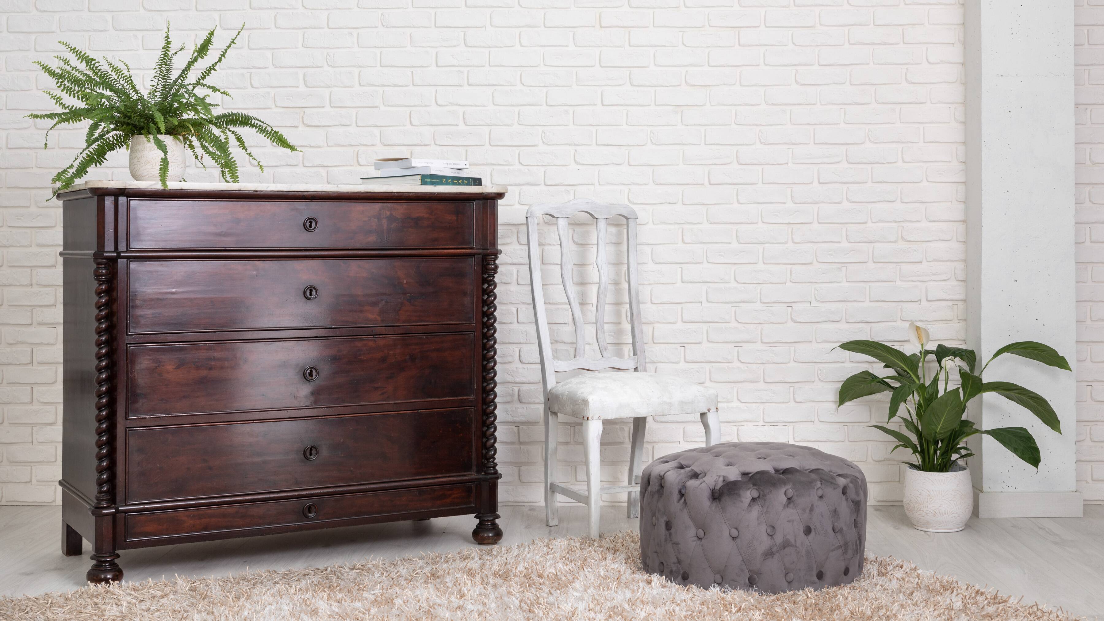 19th century walnut chest of drawers
