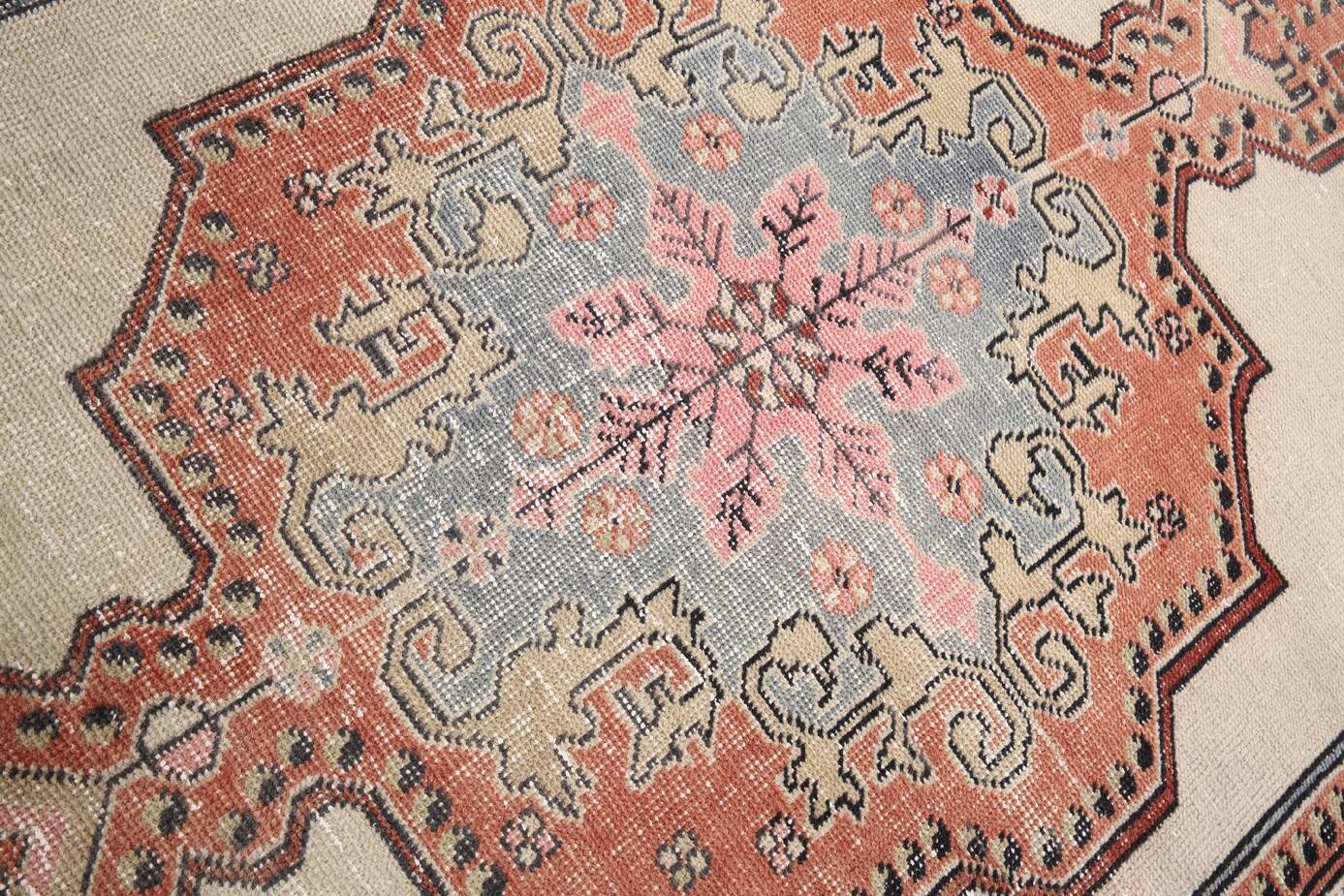 Turkish Red & Beige Classic Vintage Rug, 130x229Cm