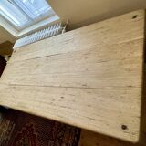 Farm table