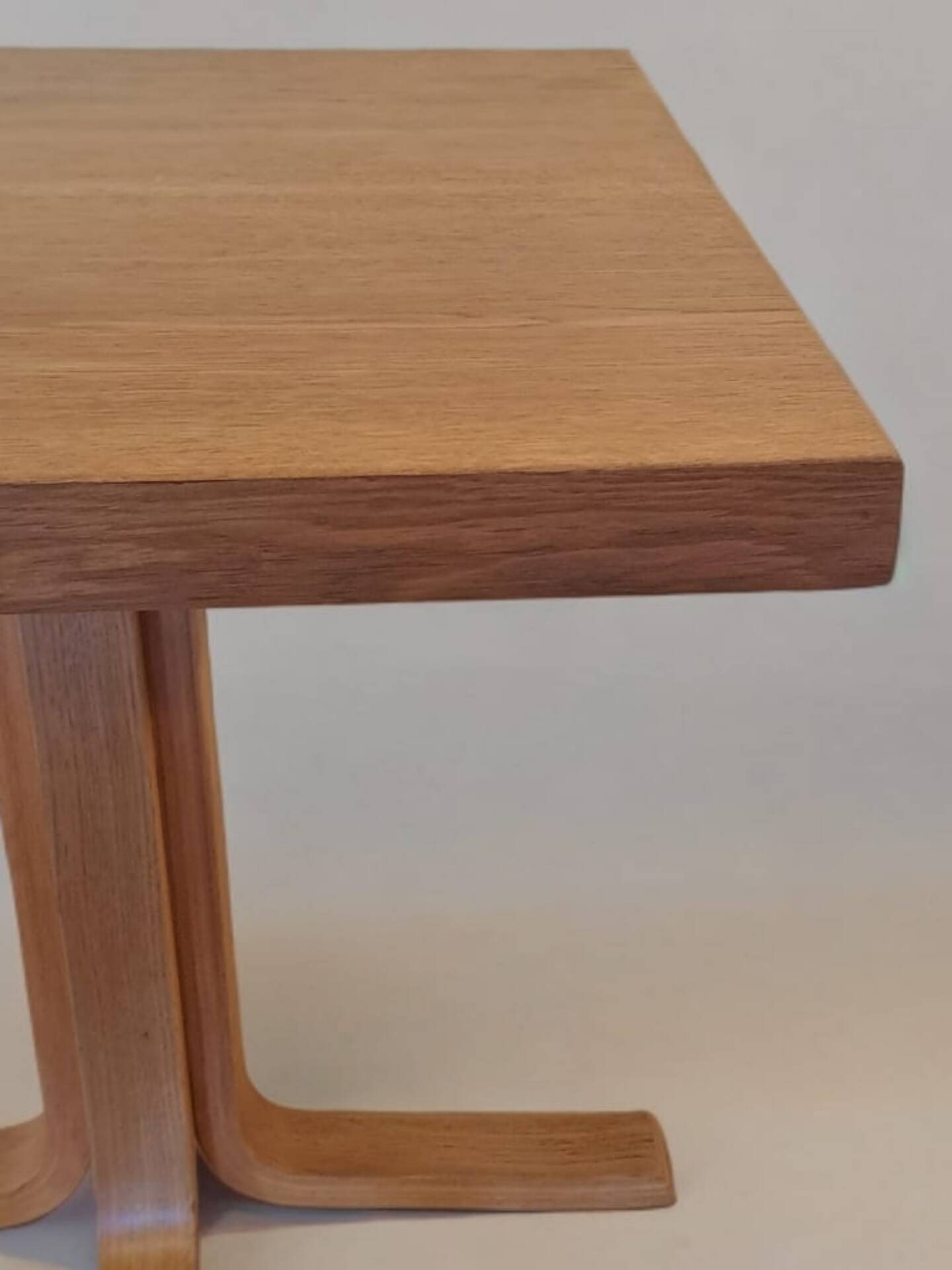 Table d'appoint Ludvik Volàk,  Vintage tchèque 1960s