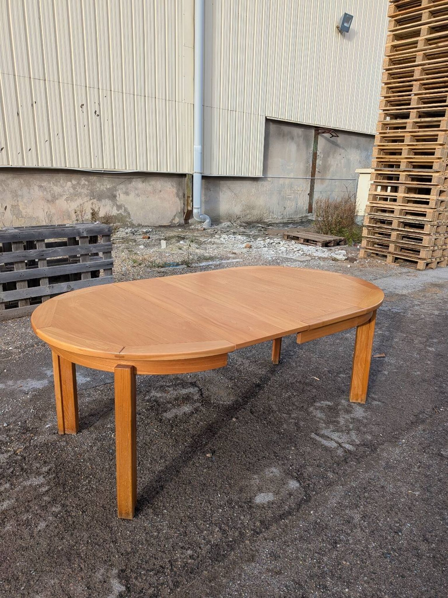 Dining table in elm from 1980