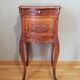 Table de chevet en bois et dessus marbre de style Louis XV