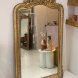 Miroir ancien de style Louis XVI, doré à la feuille