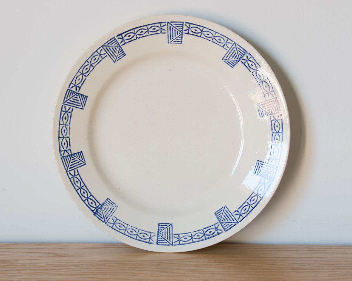 8 old flat plates