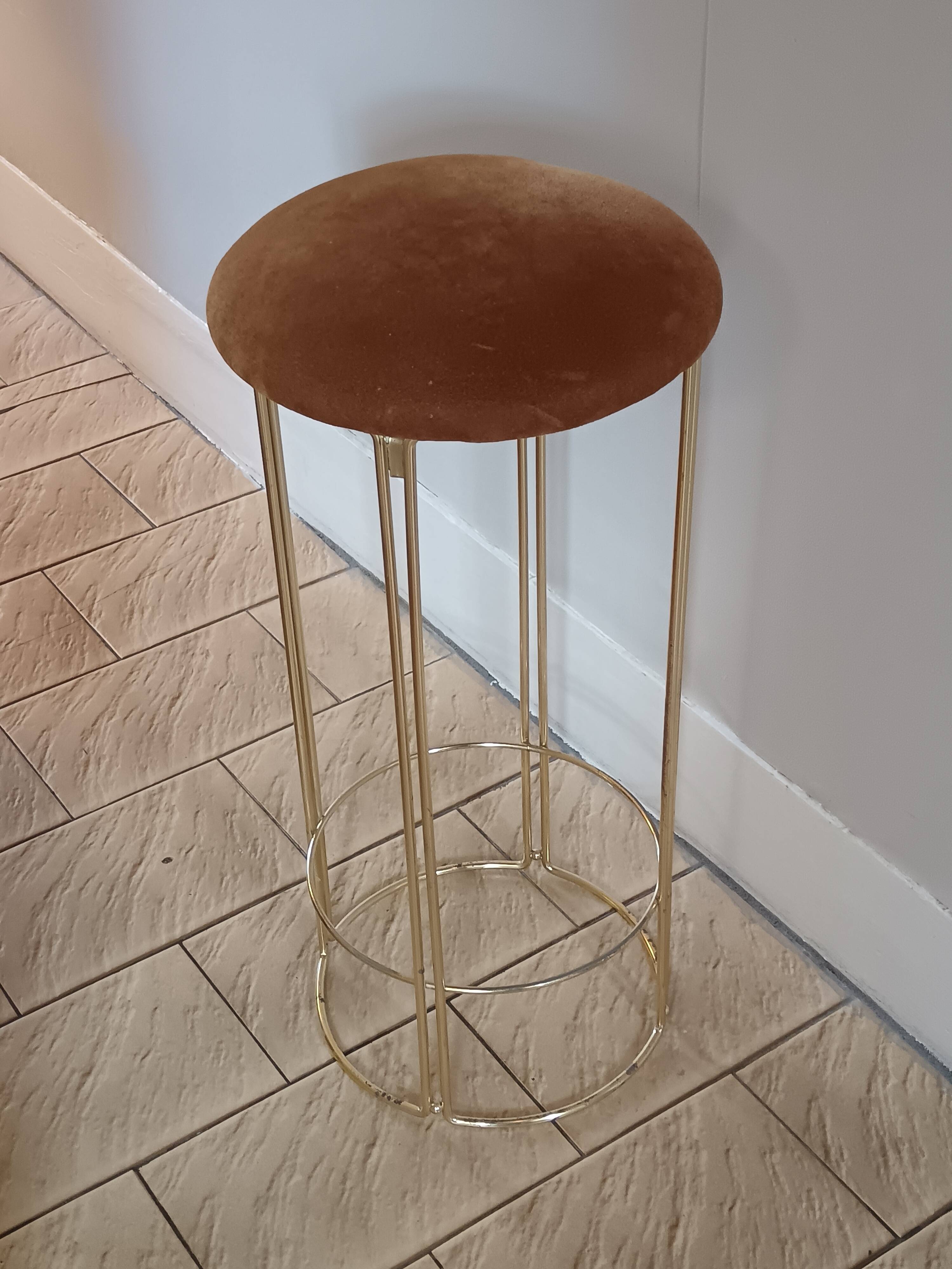 Wireframe birdcage stool