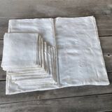 Nappe et 12 serviettes brodées et monogrammées