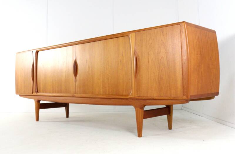 Johannes Andersen for Uldum sideboard model 19 - danish design - mid mod