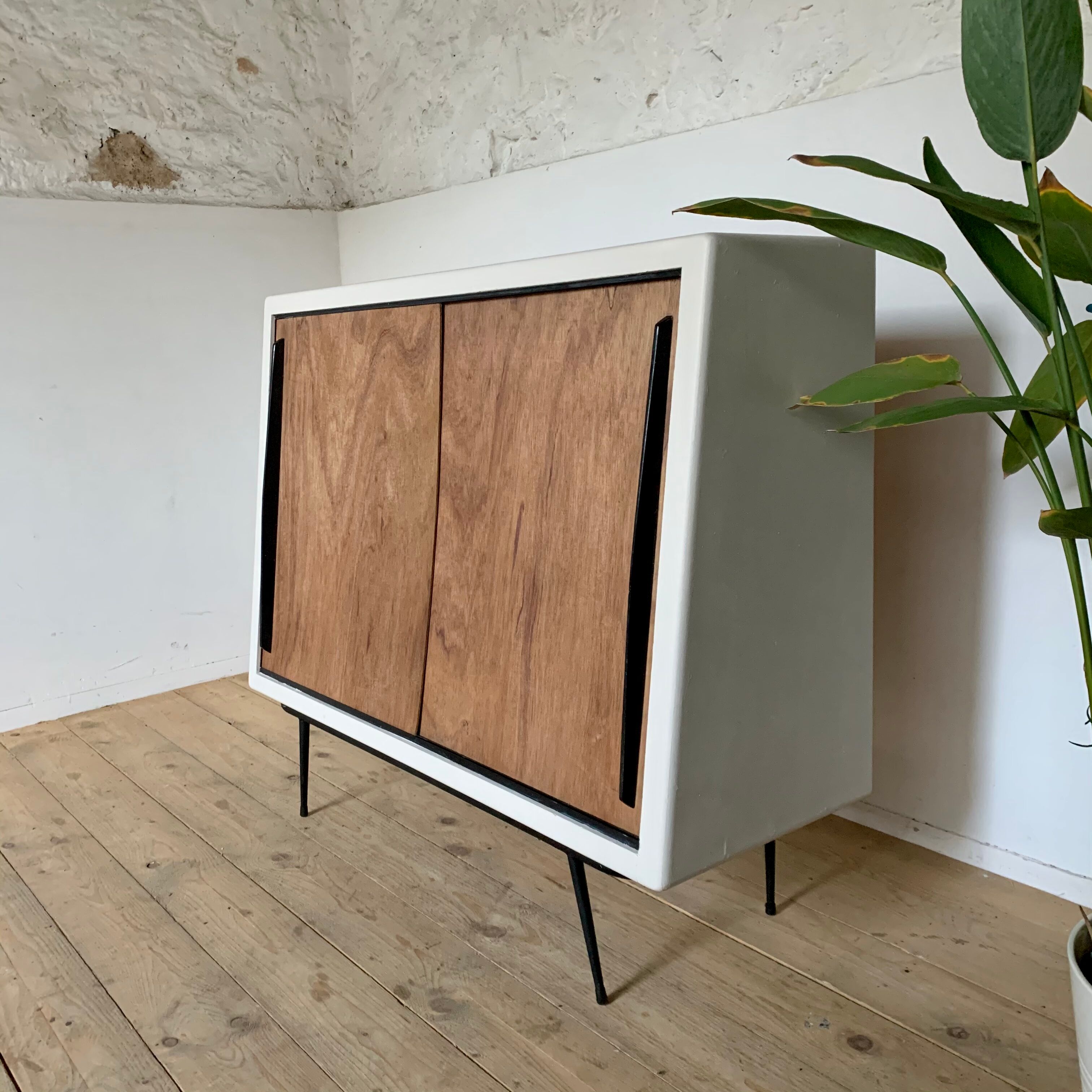 Vintage mado pyramidal buffet