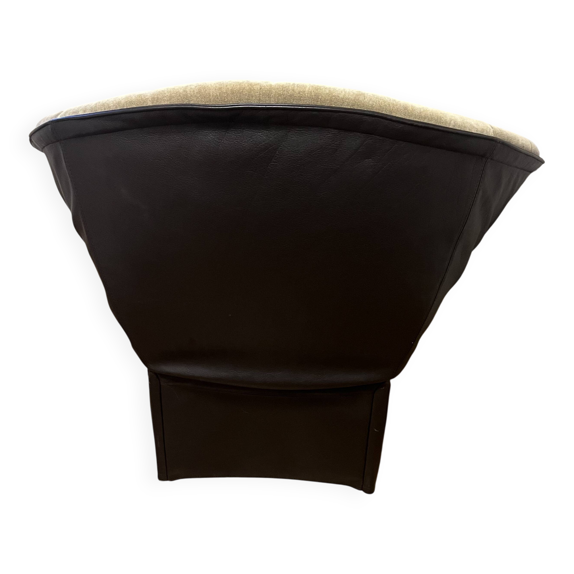 Moel armchair Ligne Roset