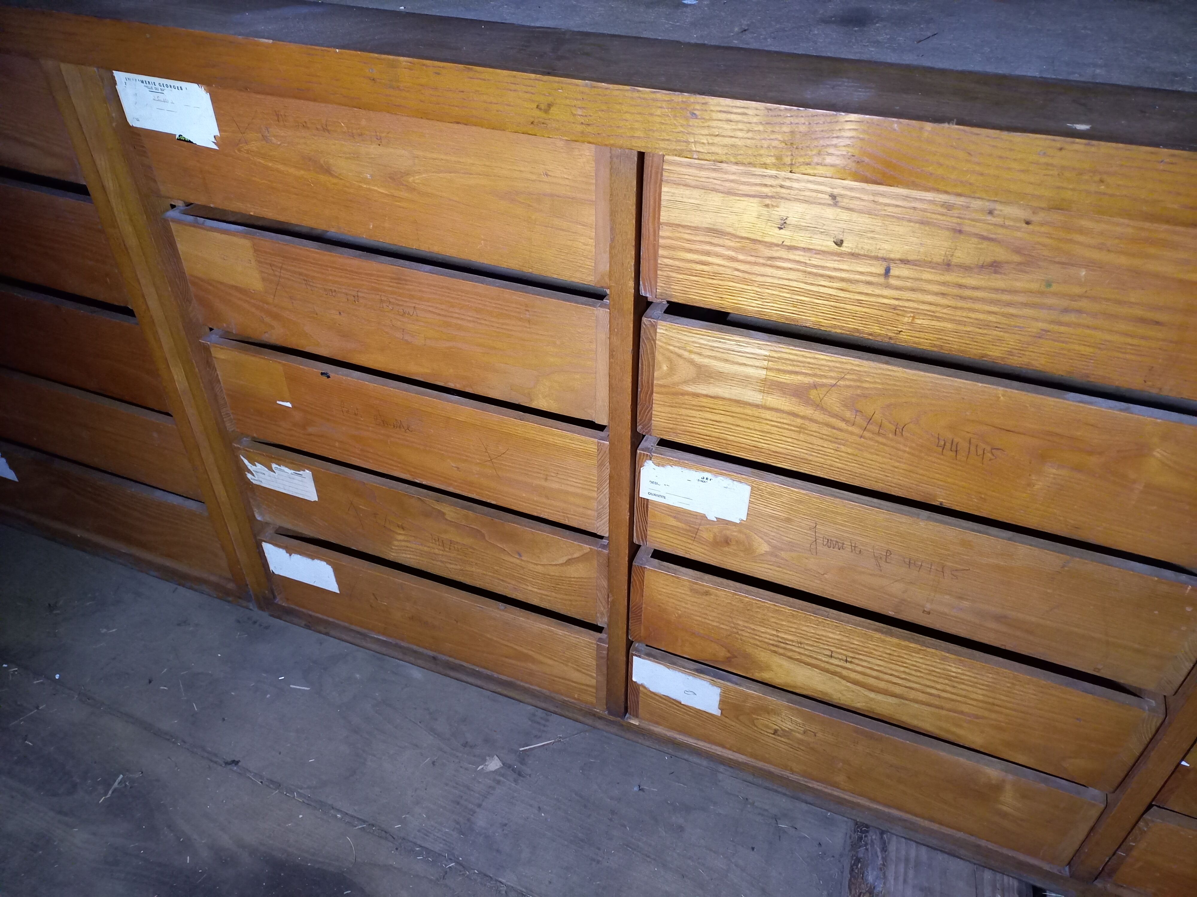 Cabinet with drawers 50 years, 450cm