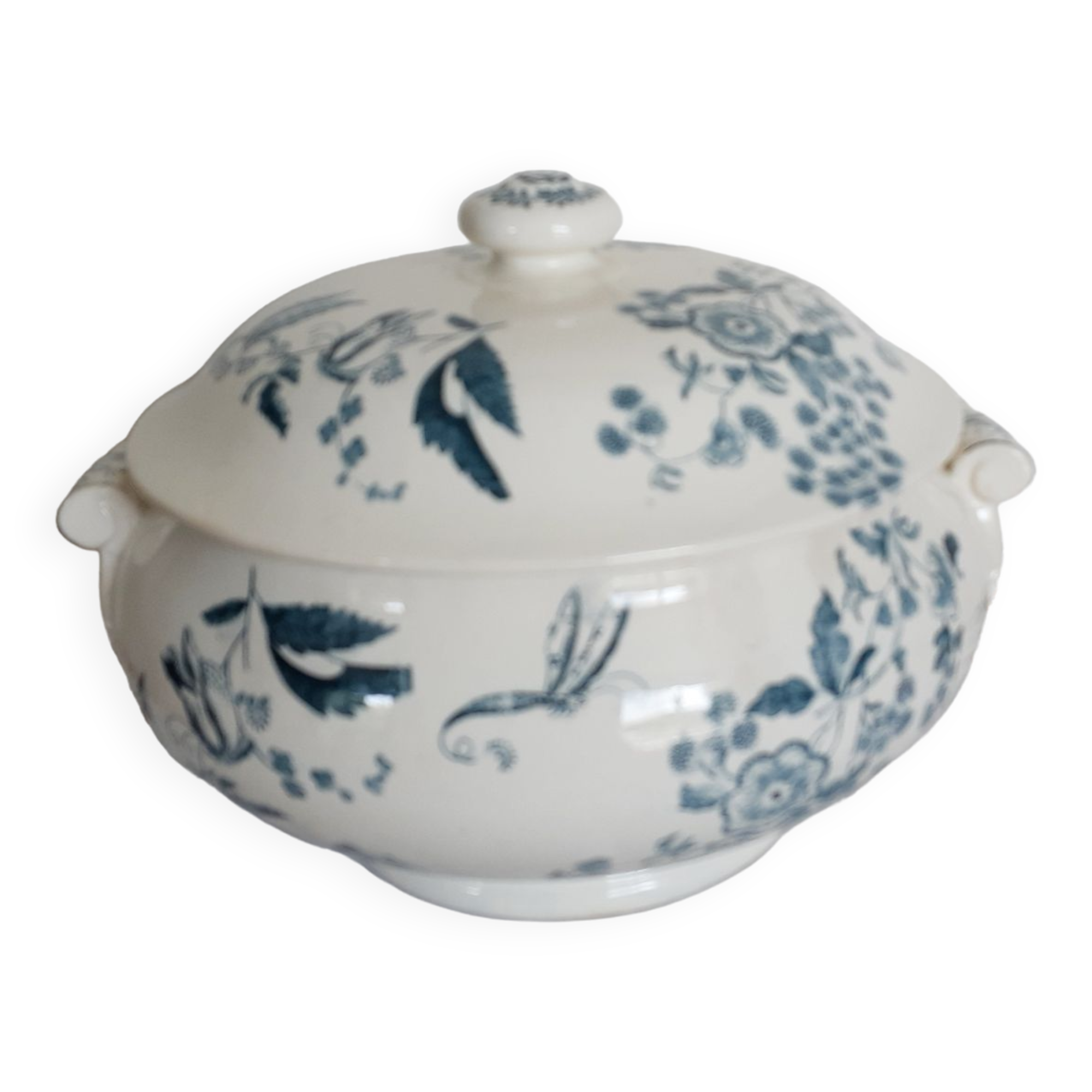Soupière antique en faïence de Longwy , modèle Ycho  , terre de fer