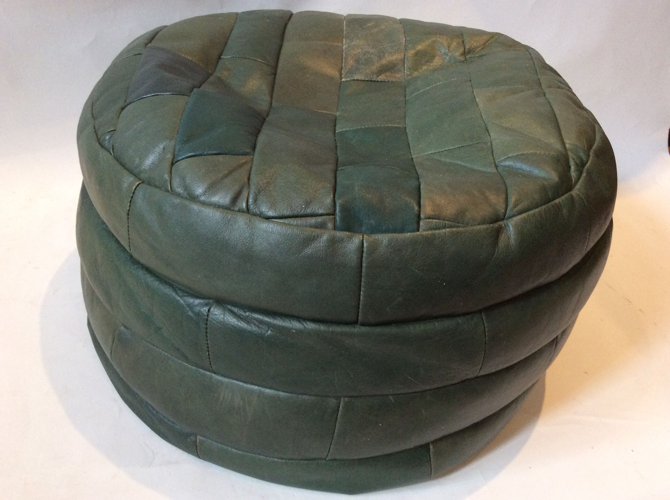 Vintage pouf