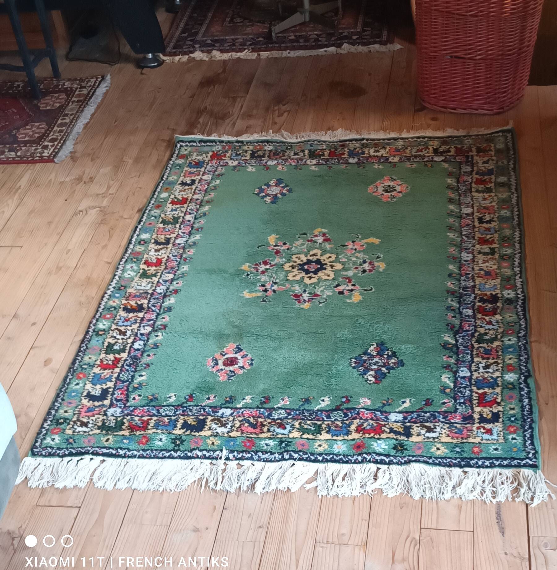 Oriental rug from Rabat, Morocco, vintage from the 1970s. Handcrafted.