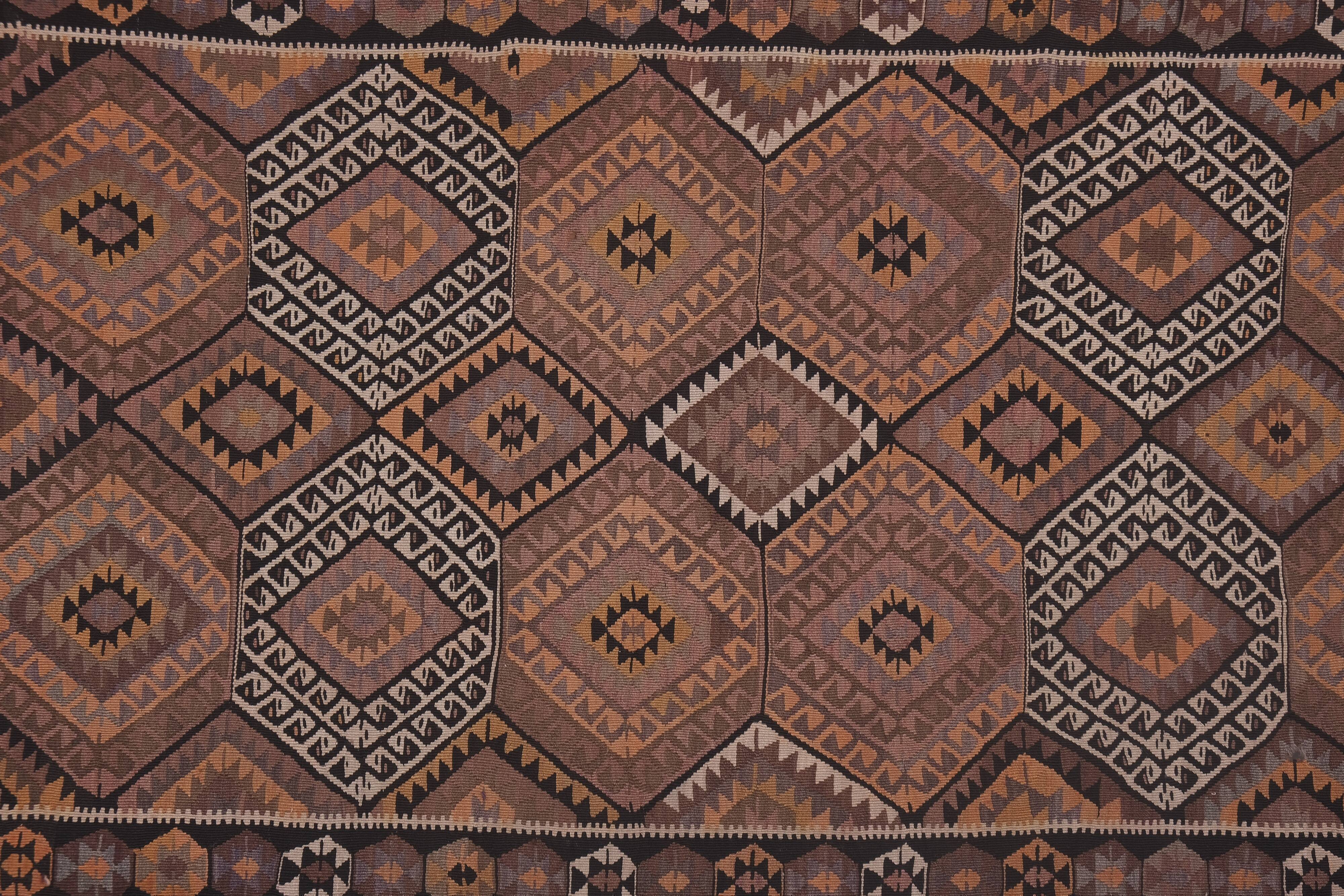 Vintage Turkish rug from Oushak, handwoven 132x360 cm