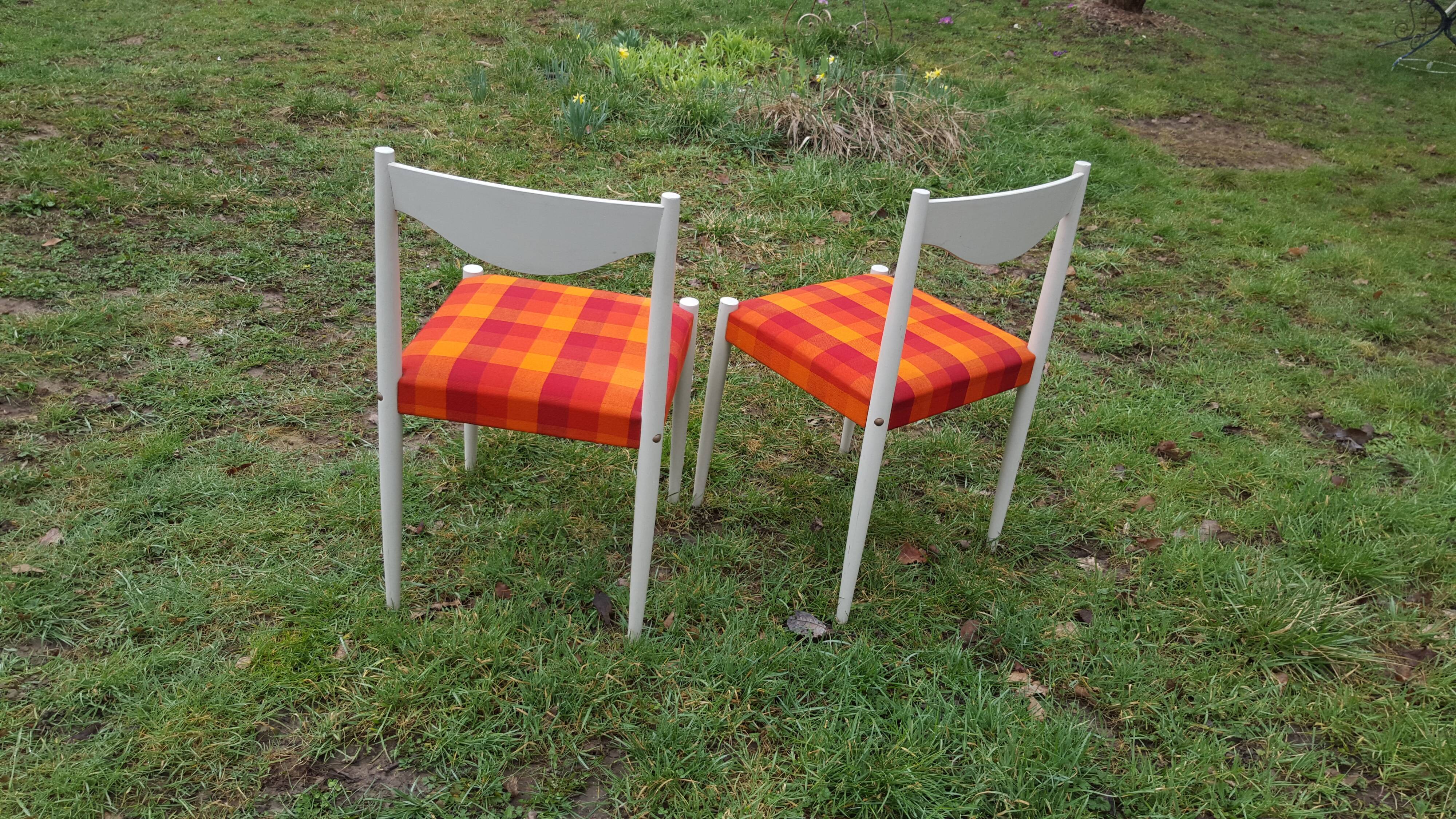 Pair of vintage chairs 1970