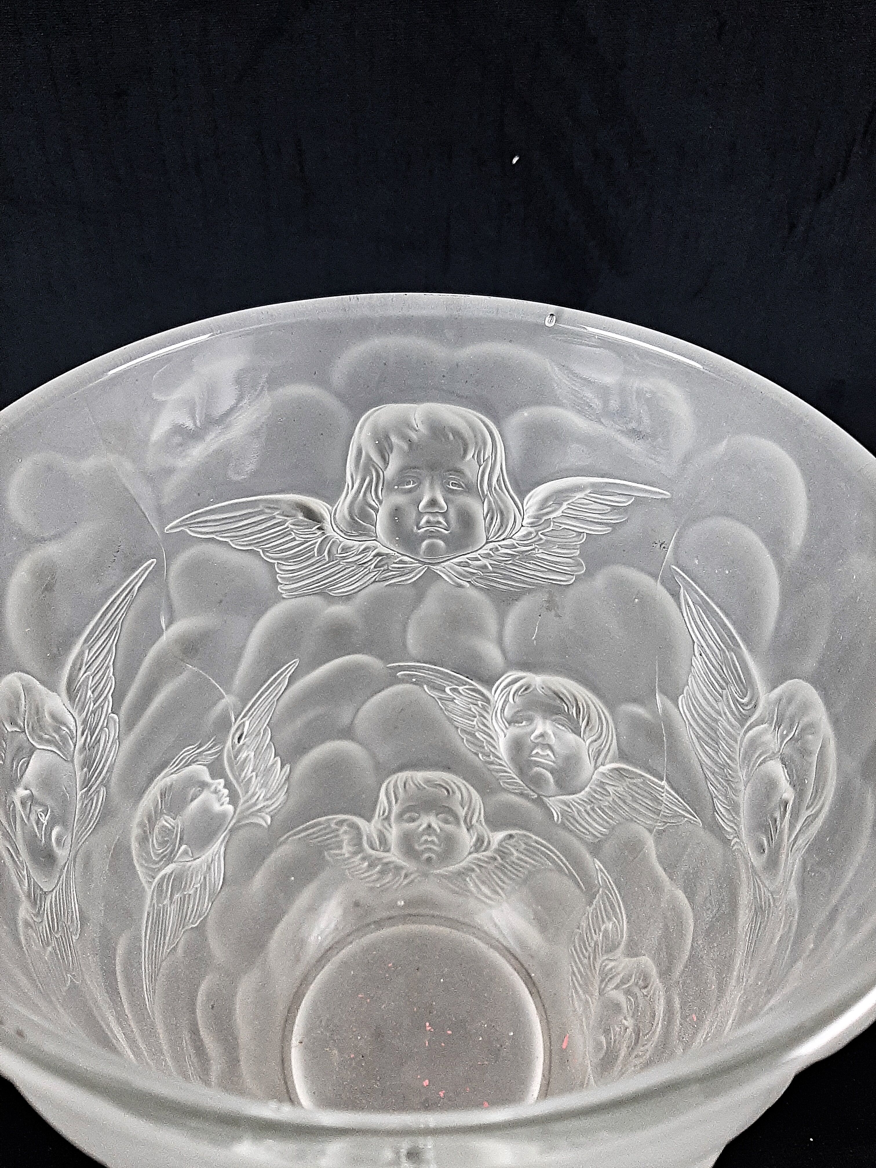 Vase "Cherubs" vintage glass pressed