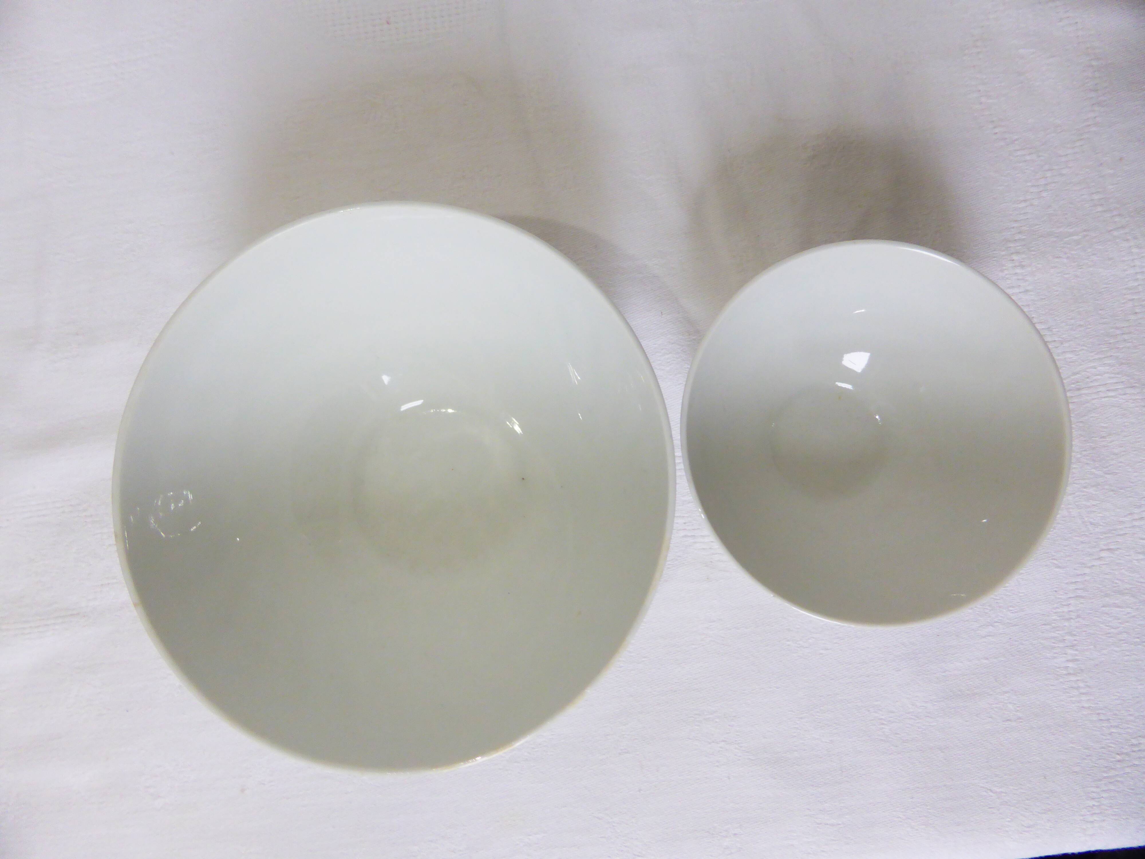 2 vintage Art Deco bowls 210104