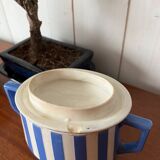 Teapot and sugar bowl
