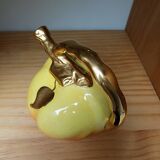 Apple-shaped liquor decanter