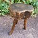 Tabouret tripode en bois massif
