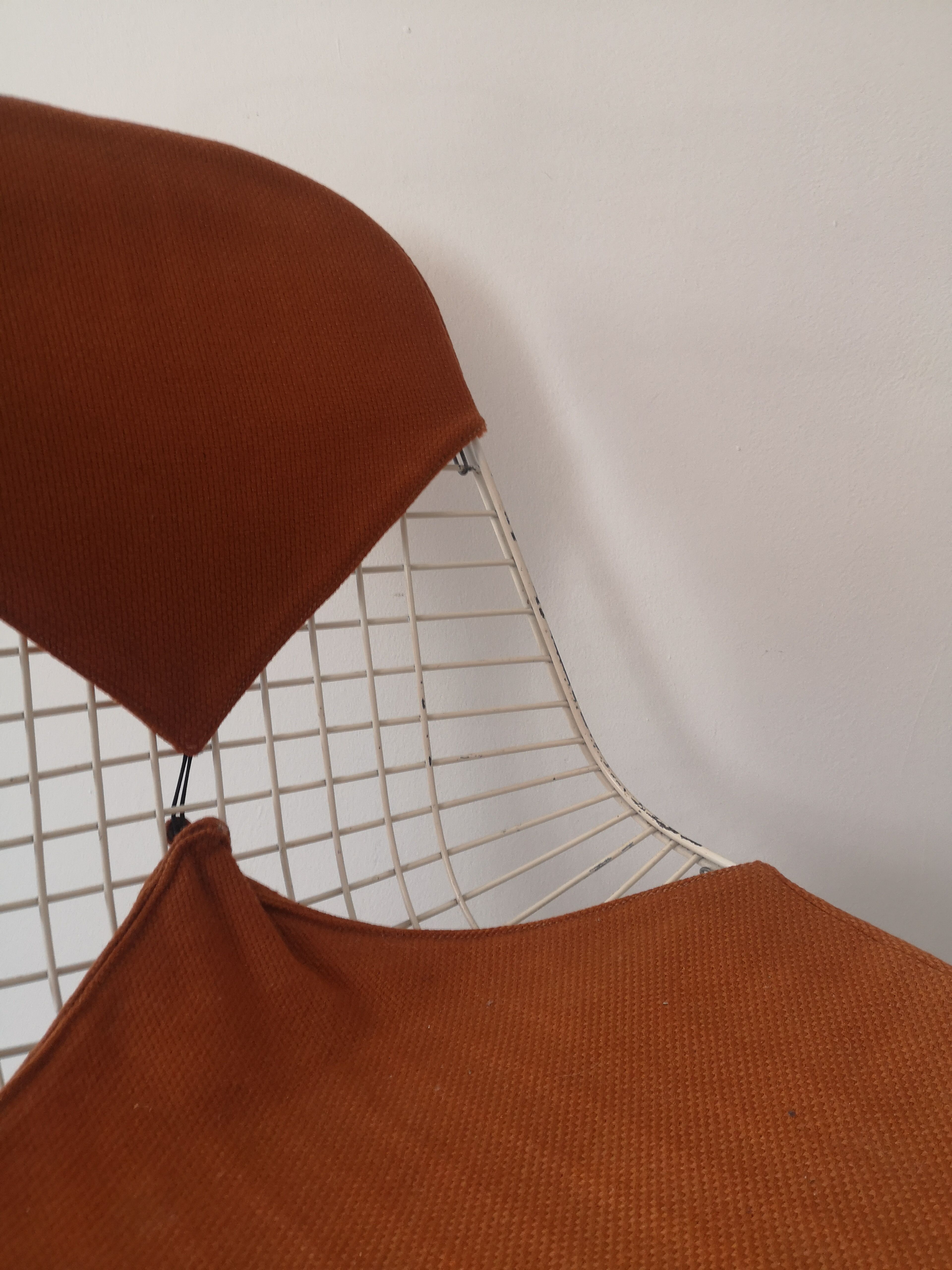 Eames bikini chair DKR-2