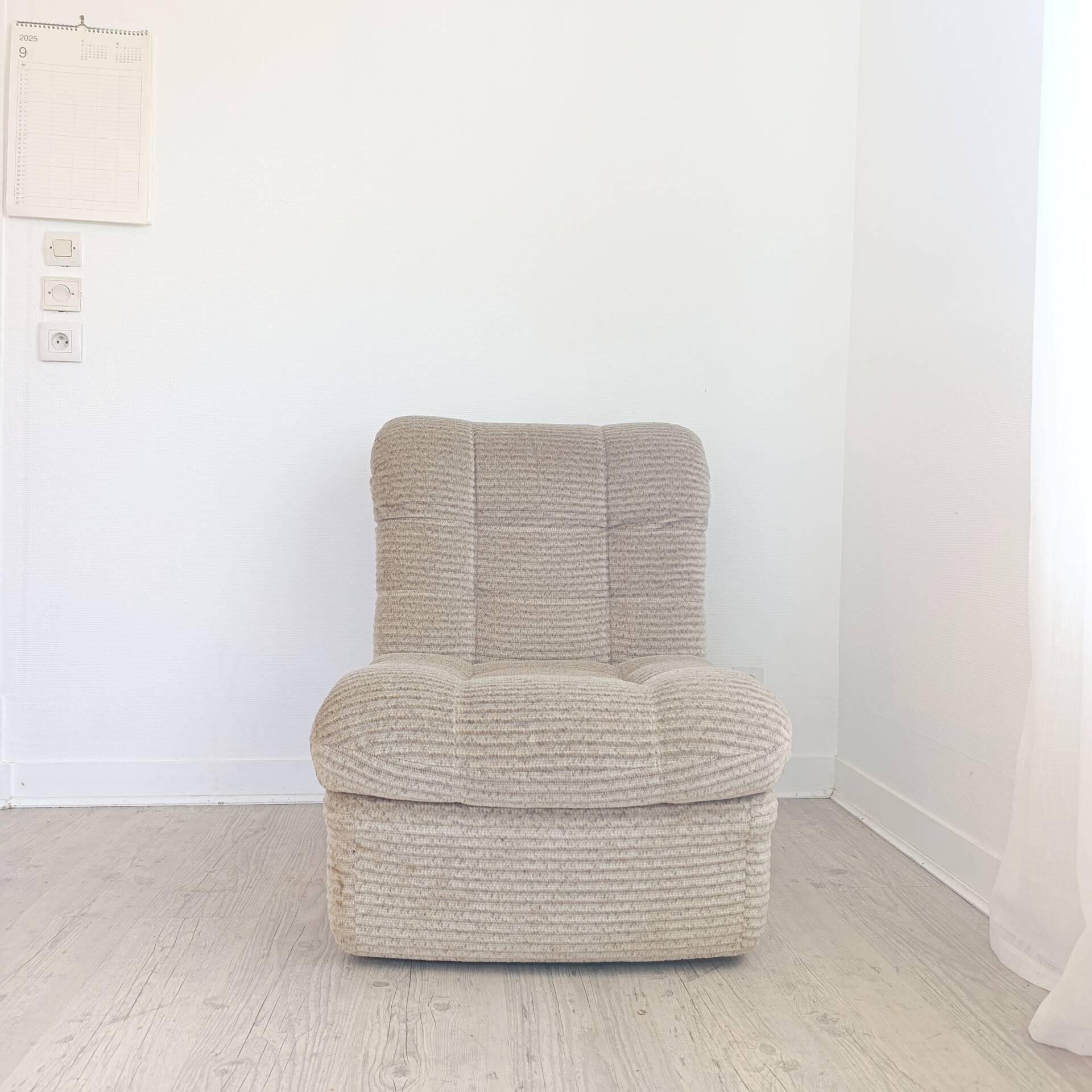Vintage 1970 beige wool armchair