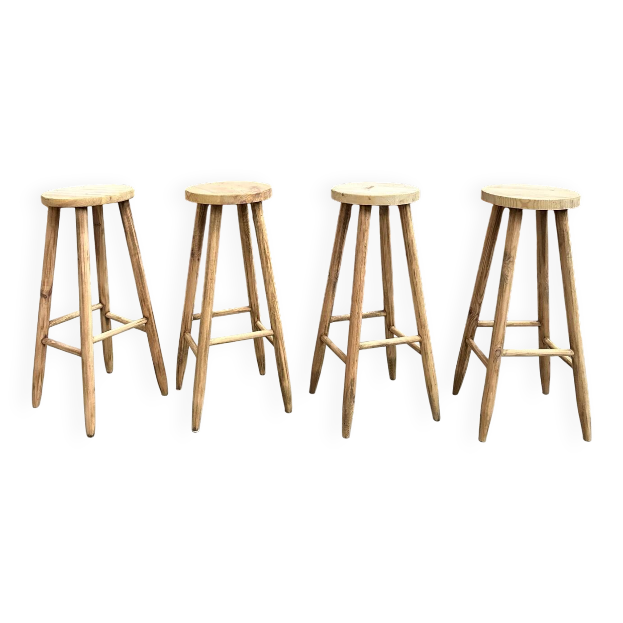 Set of 4 bar stools in fir wood.