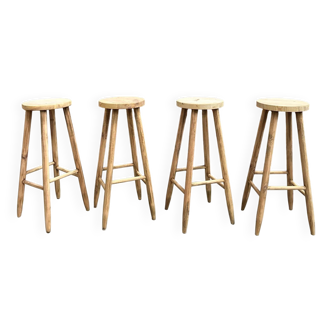 Set of 4 bar stools in fir wood.
