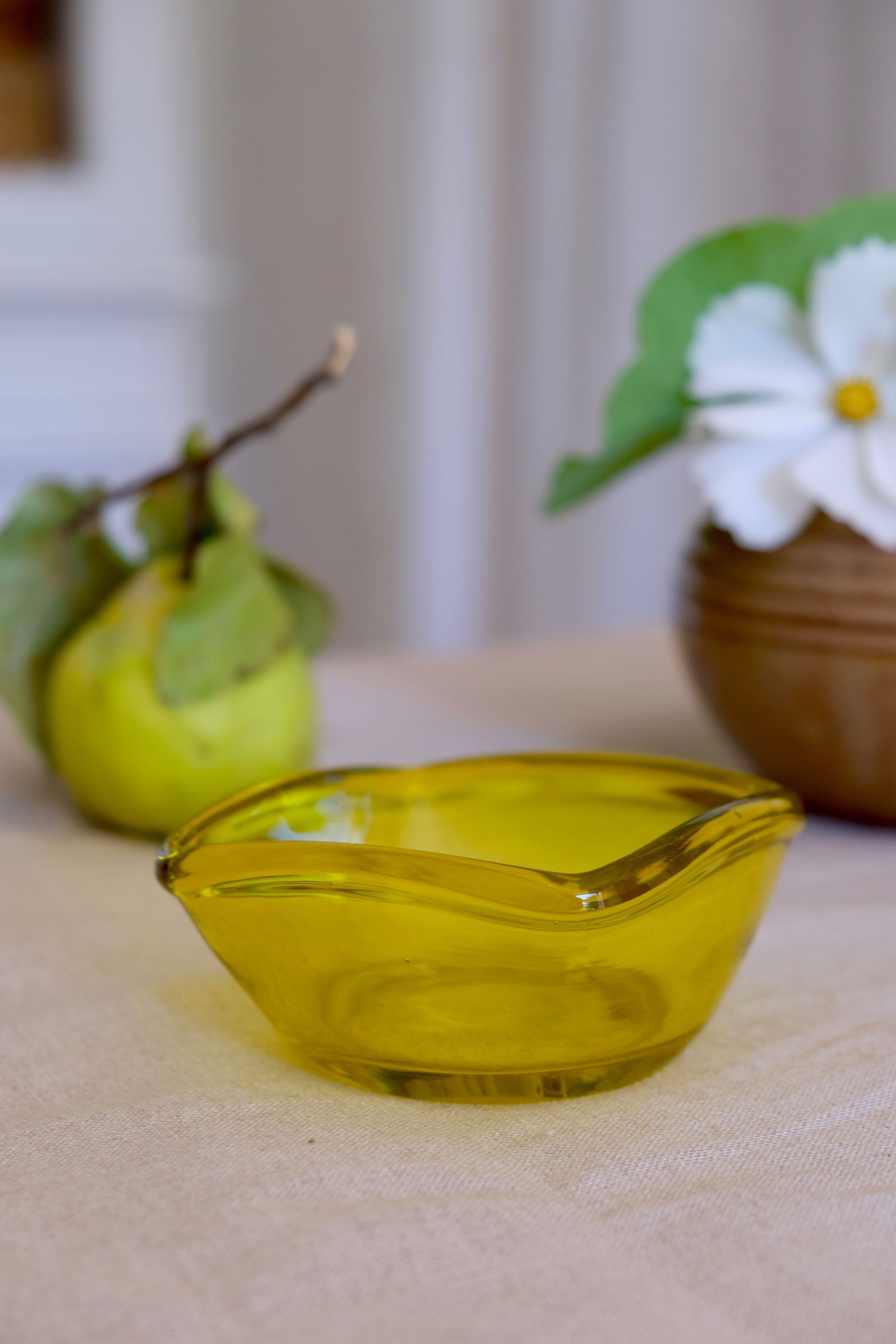 7 cups in colored glass Italy 50s