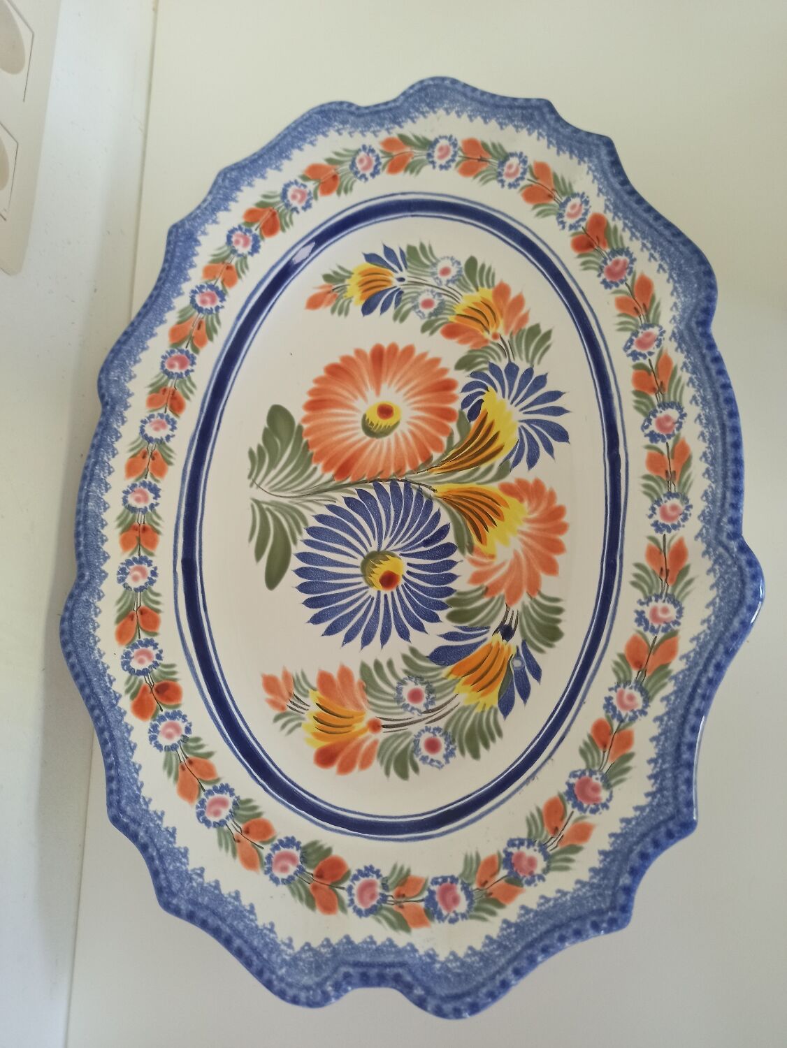 Tureen and its presentation dish Henriot Quimper