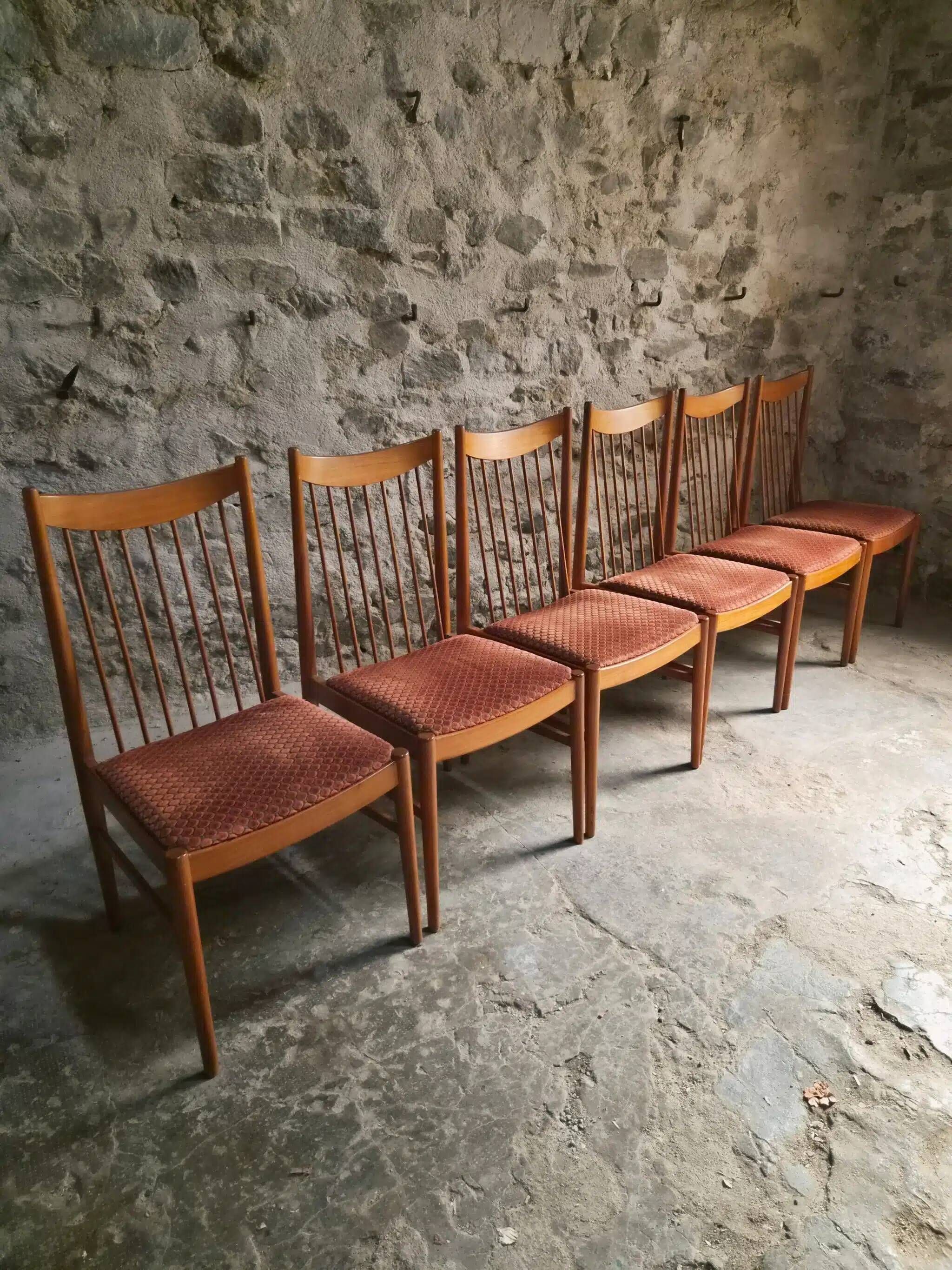 Set of 6 Danish teak dining chairs model 422, attributed to Arne Vodder for Sibast, 1960s.