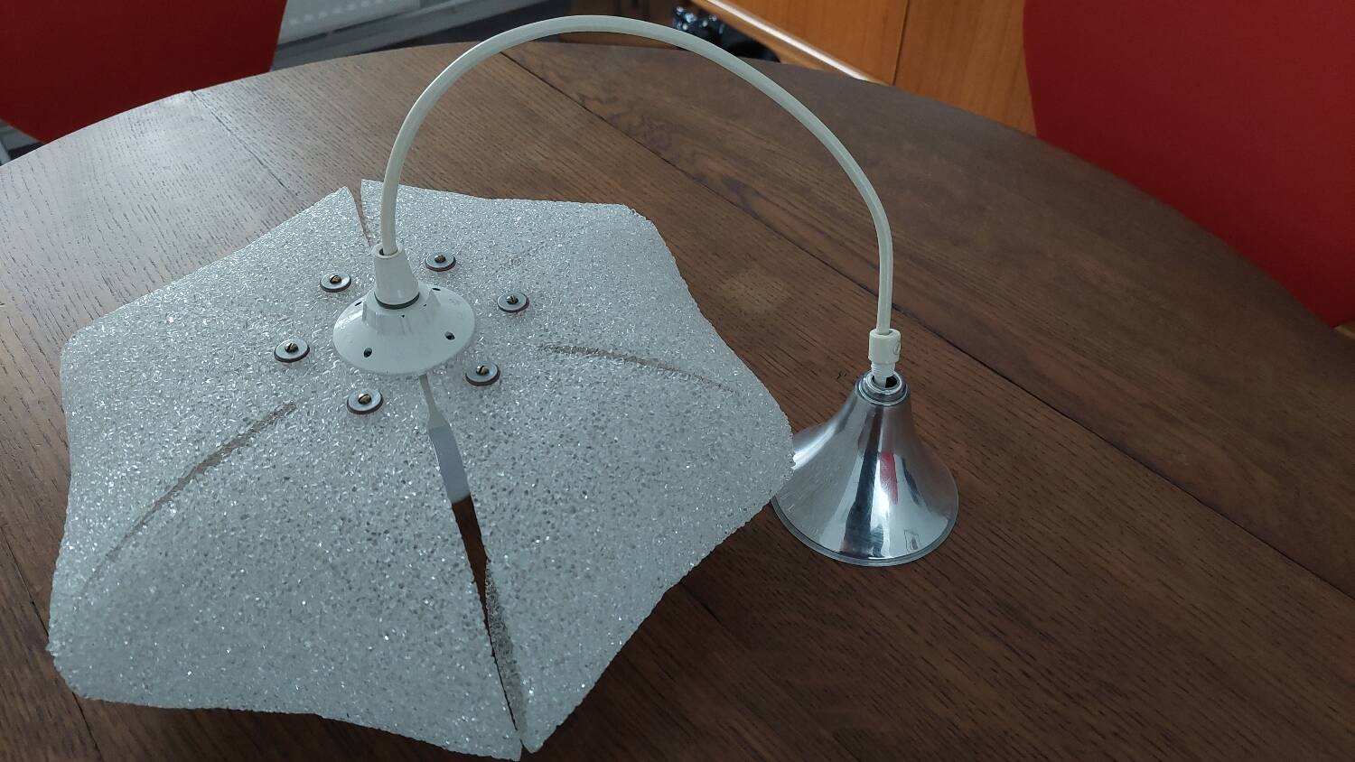 Suspension en perspex
