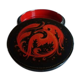 Russian box in black laque, bright red décor