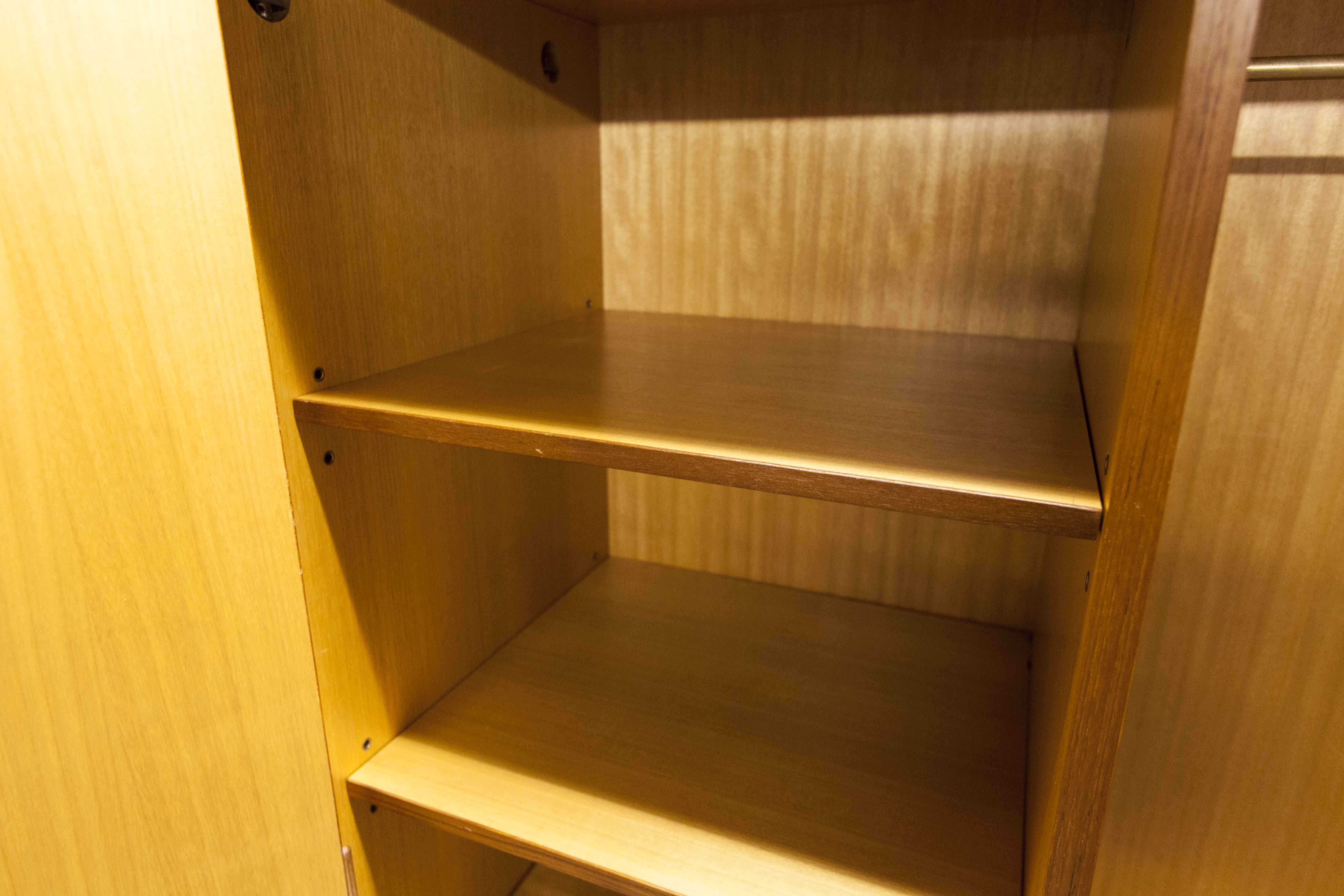Armoire scandinave en teck 1969 NF Ameublement 202