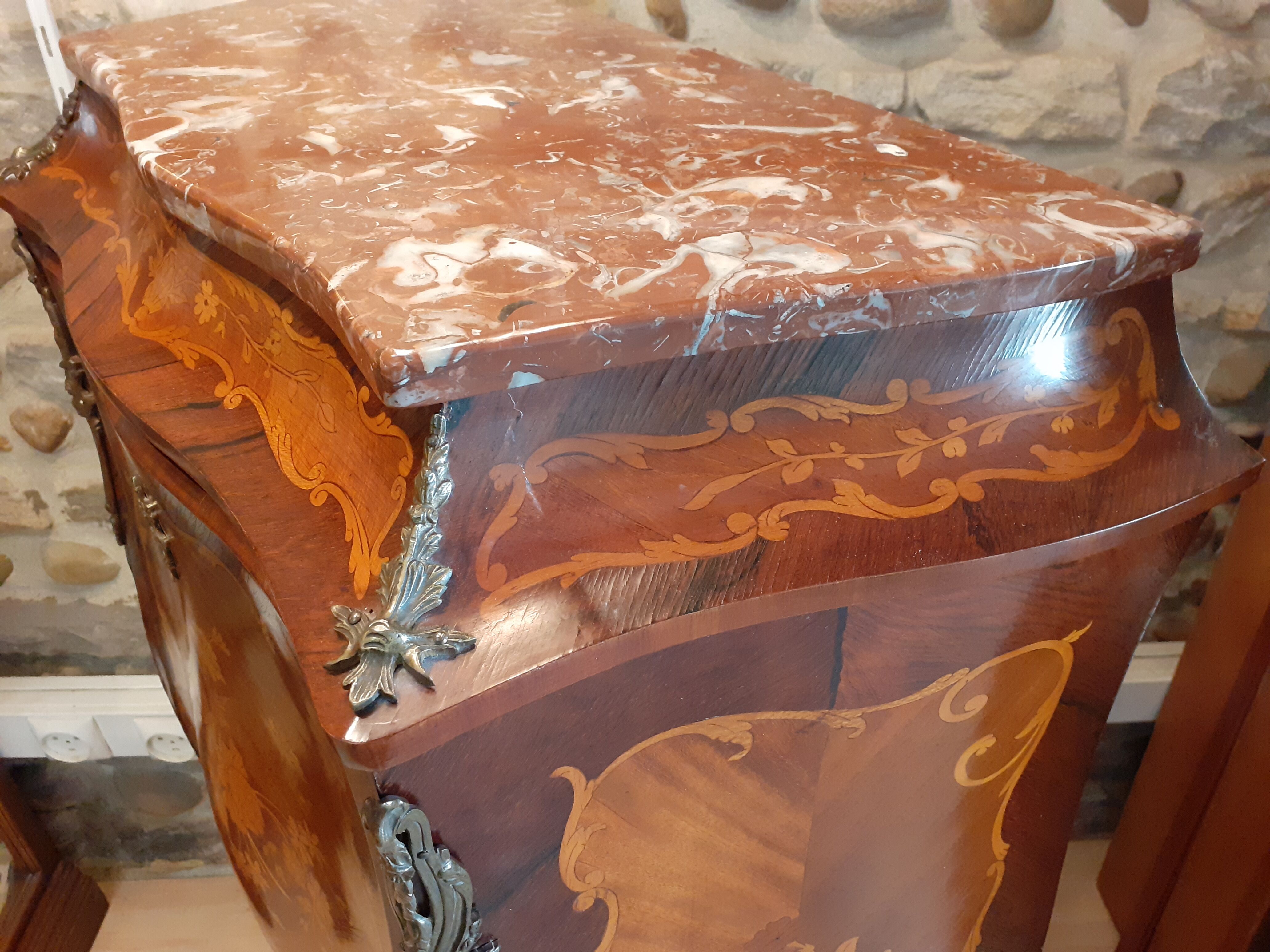 Louis XV-style lady secretary, in rosewood veneer flower decoration.