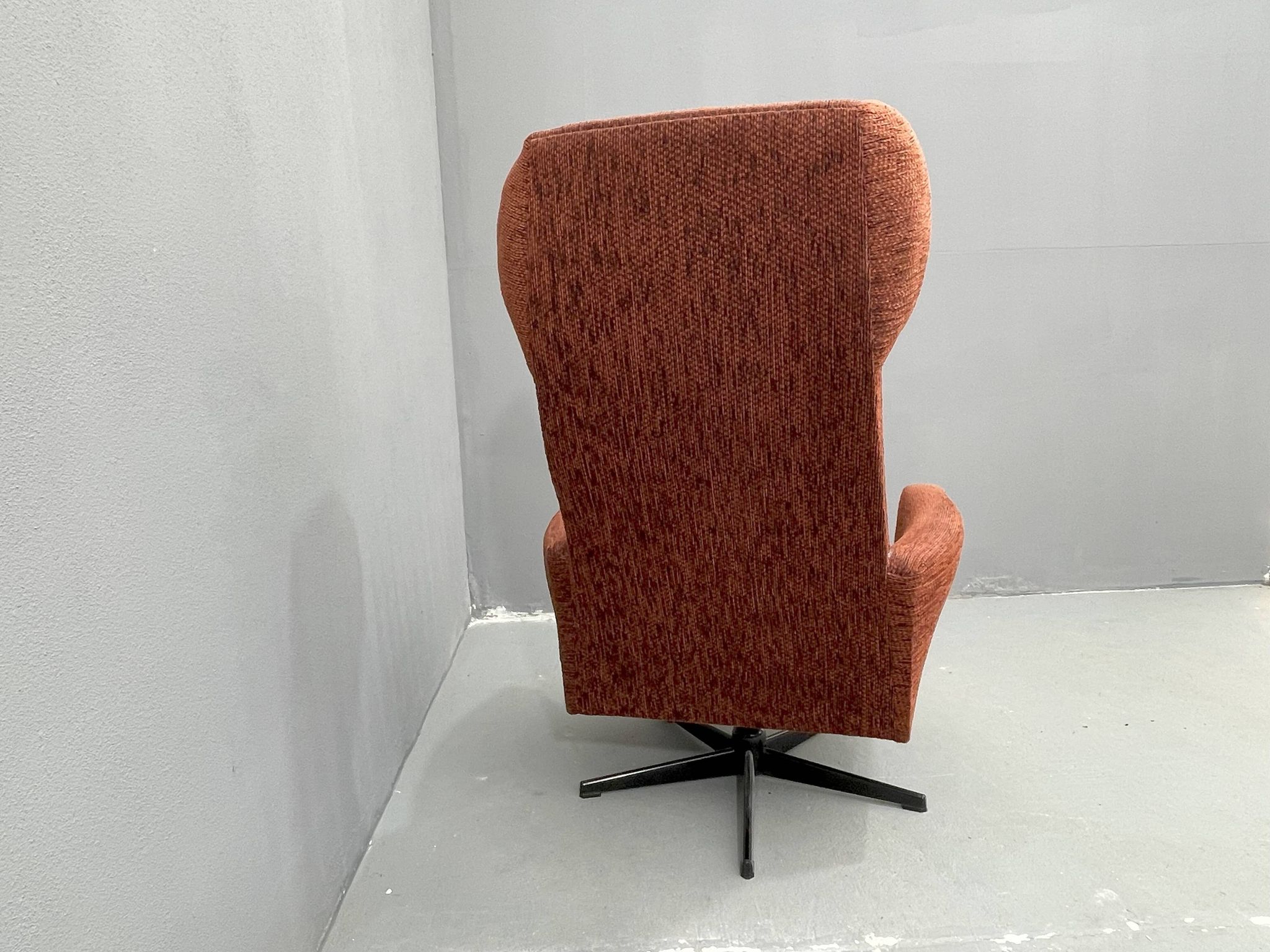 Swivel armchair from Eastern Europe by Drevotvar, Czechoslovakia, 1970s.