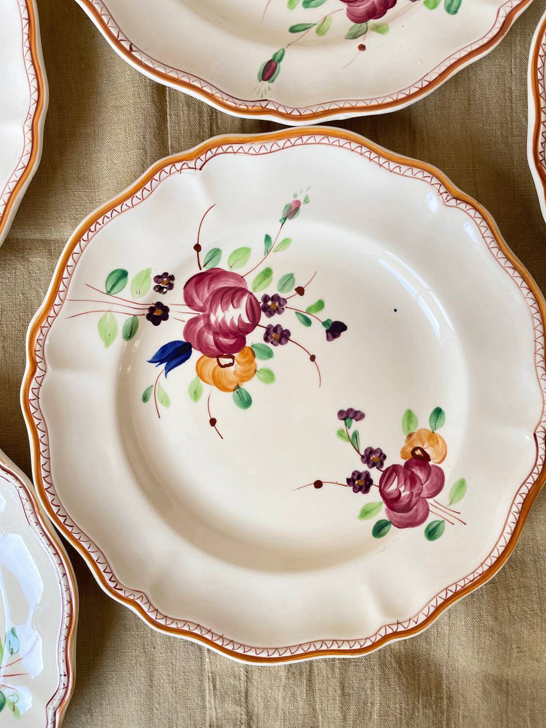 6 Plates and Dish with Painted Flowers Faïencerie Longchamp Monaco 1960s