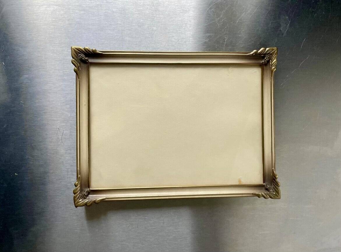 Art deco vintage metal gold coloured picture frame brass 20 cm x 15 cm convex glass