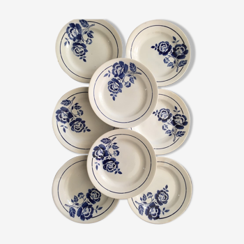 Assiettes plates anciennes St Amand aux fleurs bleues.