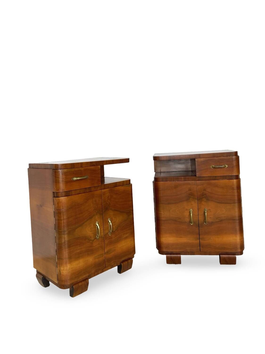 Tables de chevet Art déco italiennes en noyer, années 1940.