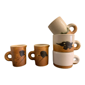 2 tasses, 1 mug et 2