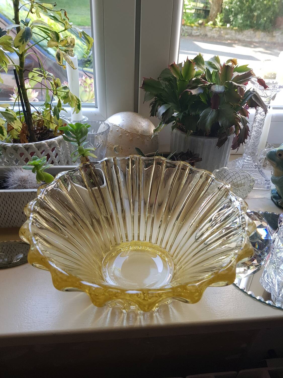 Bowl by Pierre D'Avesn