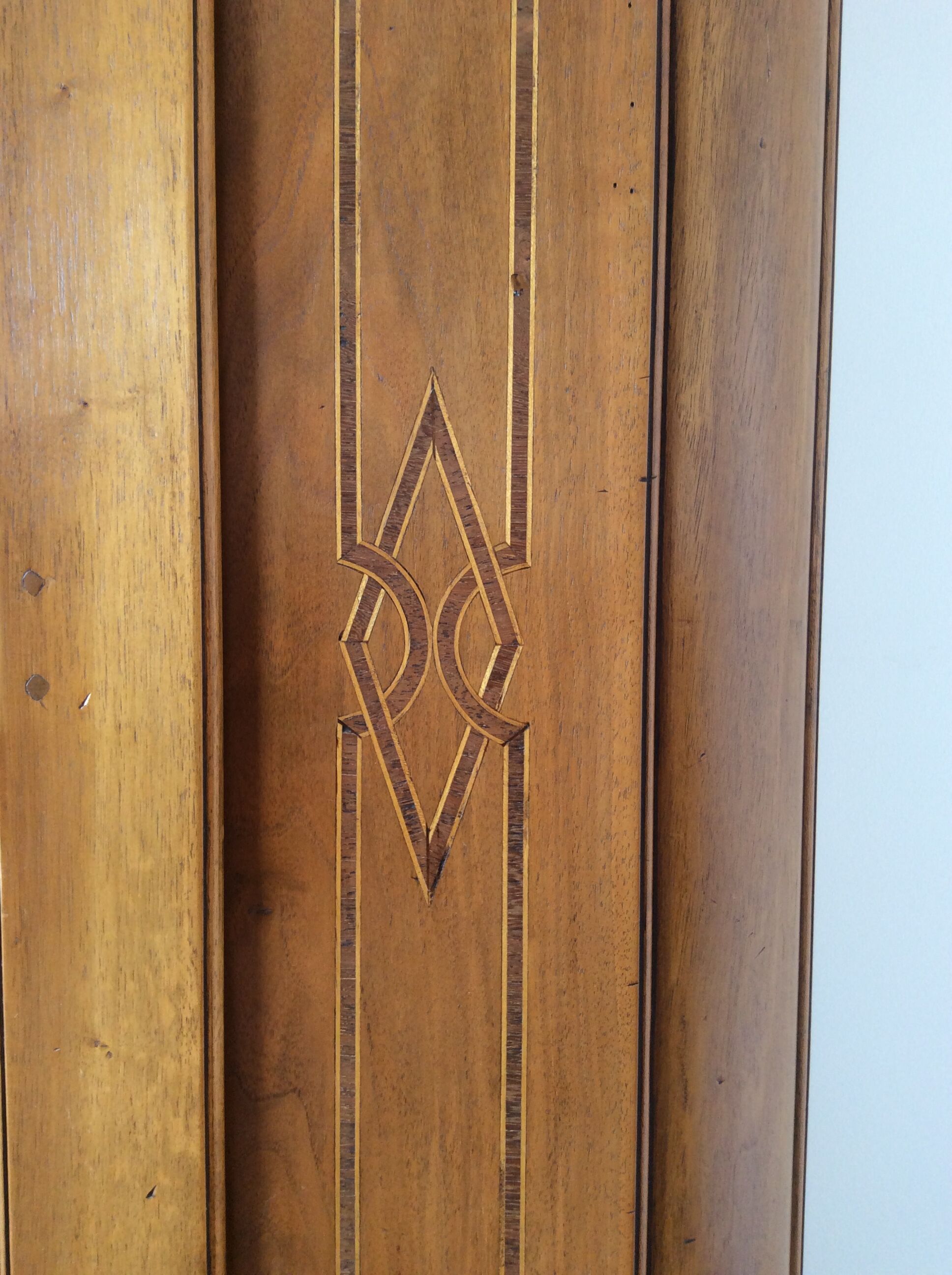 Armoire ancienne Alsacienne marquetée