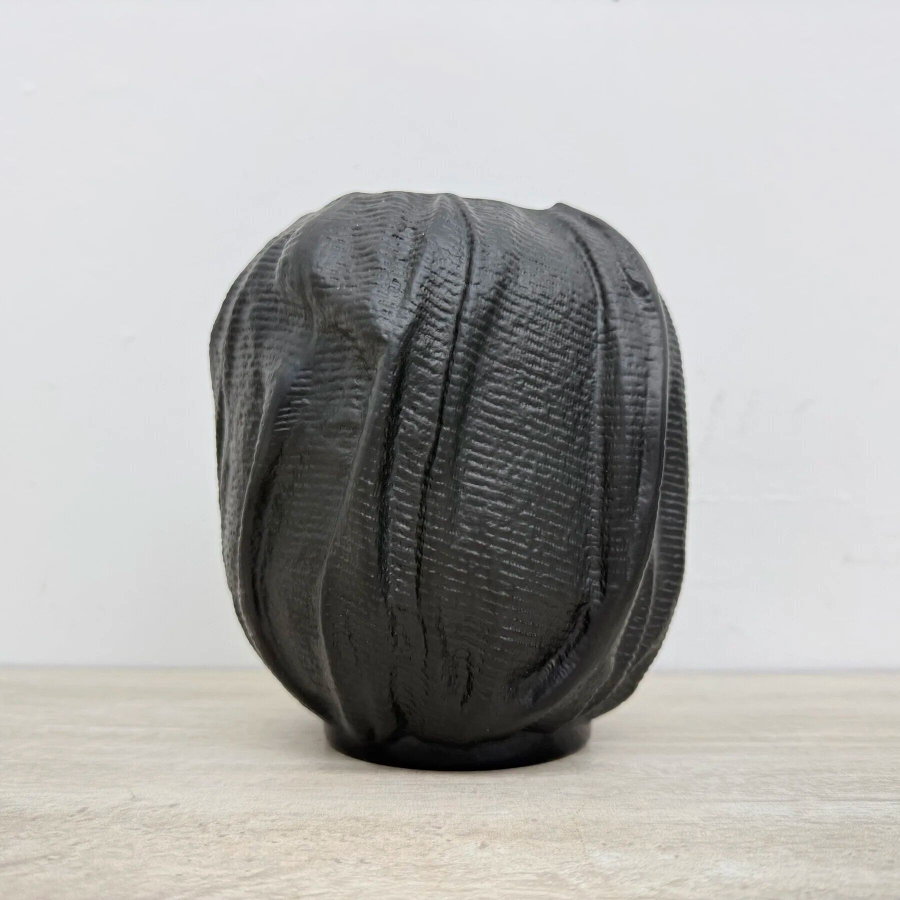 Rosenthal vase black porcelain Johan van Loon, 1980s