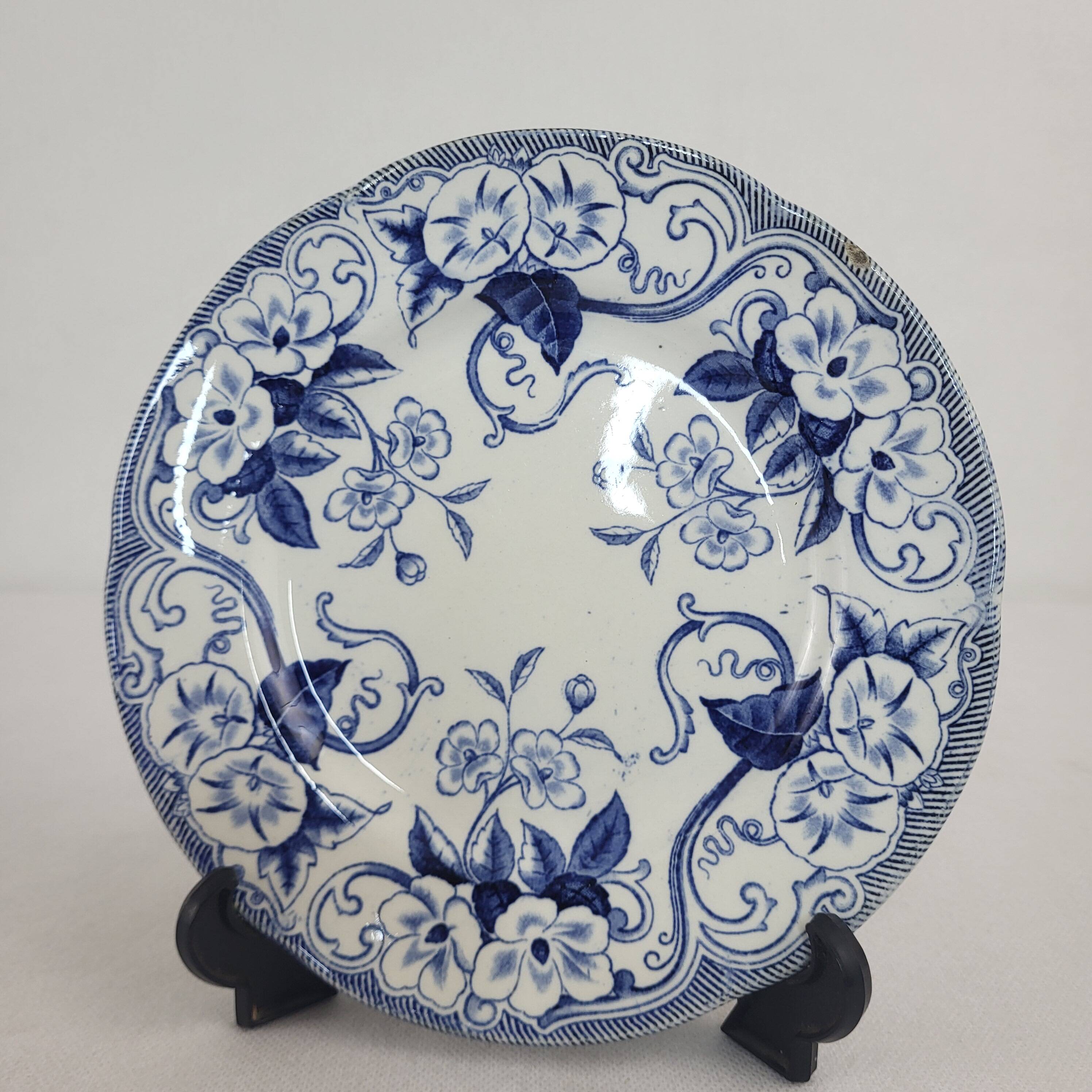 Creil & Montereau Flora round hollow dish Round hollow dish in Creil earthenware