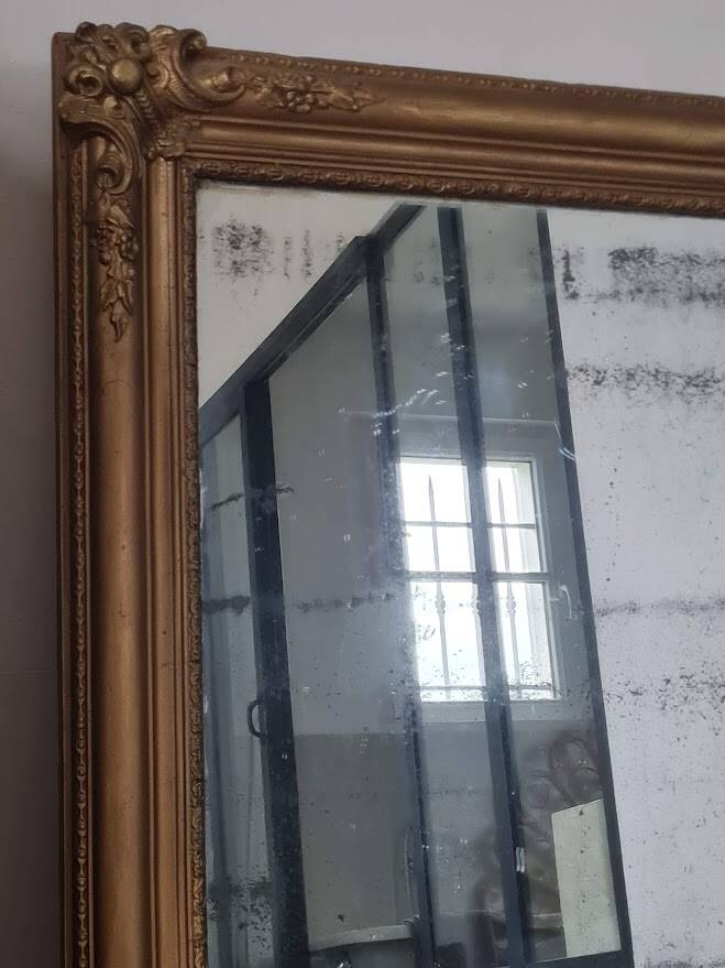 Antique rectangular mirror with mouldings 103 x 68